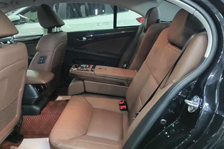 Used Hongqi H7 2015 3.0L Prestige Model Left Rear Seat