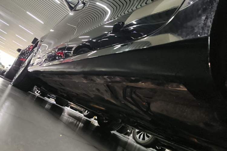 Used Hongqi H7 2015 3.0L Prestige Model Left Side Sill