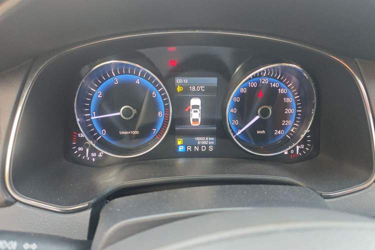 Used Hongqi H7 2015 1.8T Luxury Model Odometer Close Up