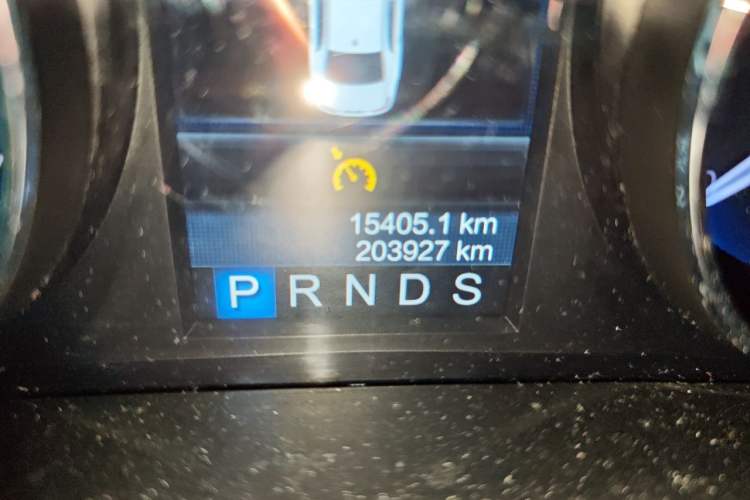 Used Hongqi H7 2015 2.0T Luxury Model Odometer Close Up