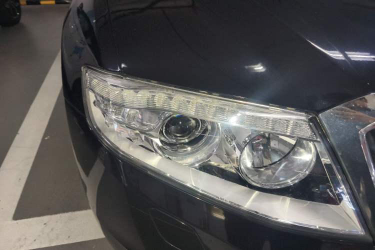 Used Hongqi H7 2015 2.0T Luxury Model Right Front Headlight