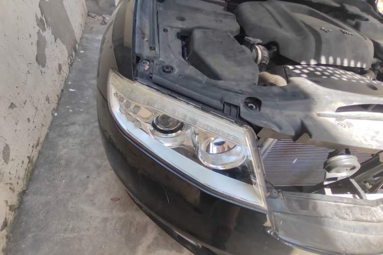 Used Hongqi H7 2015 2.0T Prestige Model Right Front Headlight