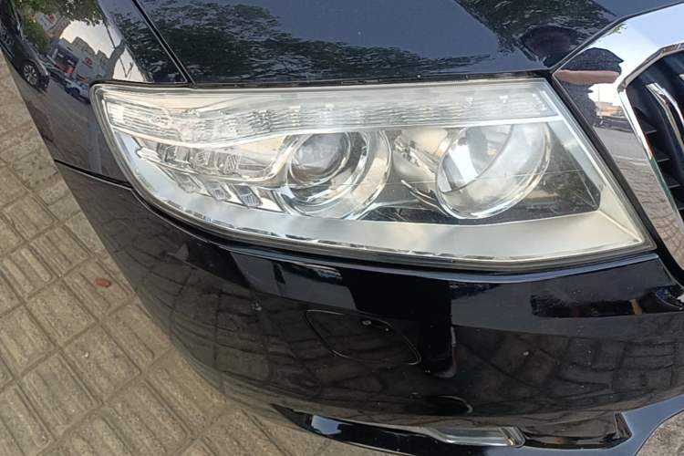 Used Hongqi H7 2015 1.8T Luxury Model Right Front Headlight
