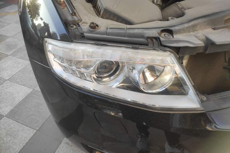 Used Hongqi H7 2015 2.0T Luxury Model Right Front Headlight