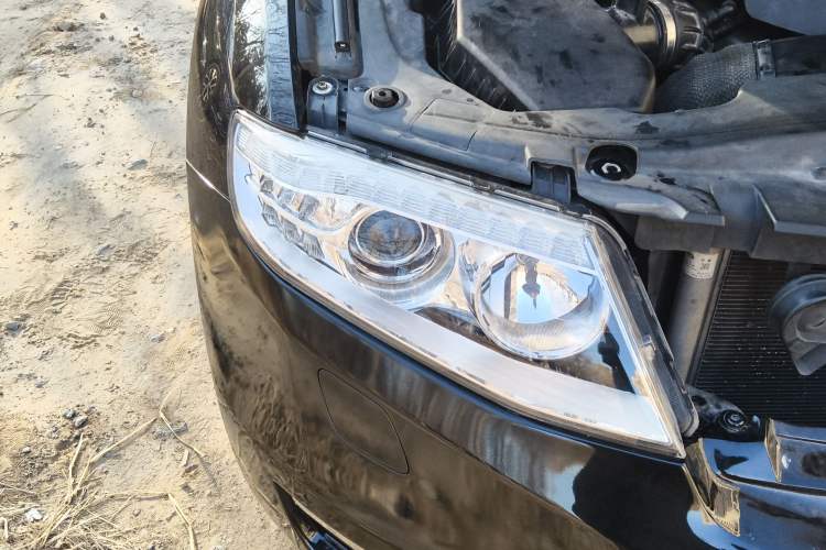 Used Hongqi H7 2015 2.0T Luxury Model Right Front Headlight