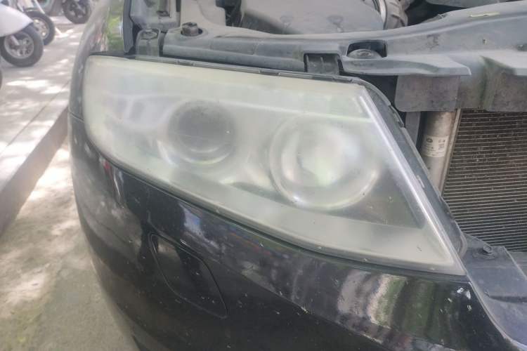 Used Hongqi H7 2015 2.0T Luxury Model Right Front Headlight