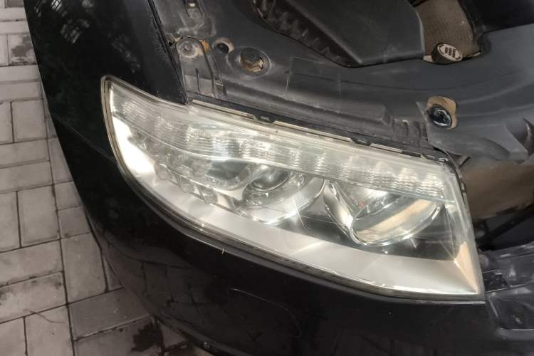 Used Hongqi H7 2015 2.0T Luxury Model Right Front Headlight