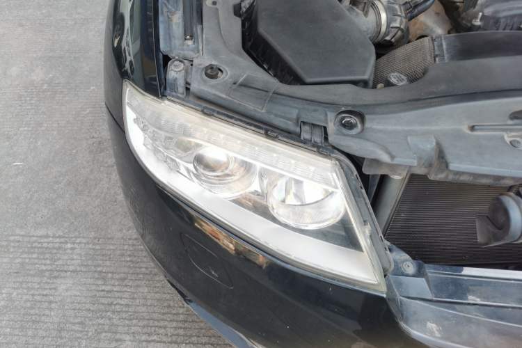 Used Hongqi H7 2015 2.0T Luxury Model Right Front Headlight