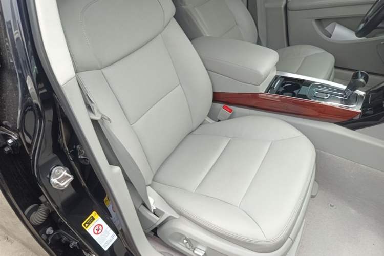 Used Hongqi H7 2015 2.0T Luxury Model Right Front Seat