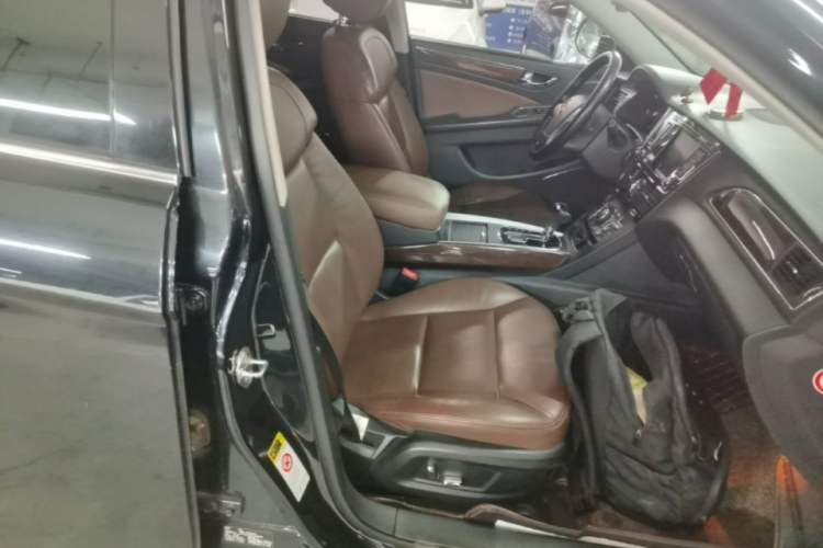 Used Hongqi H7 2015 2.0T Luxury Model Right Front Seat