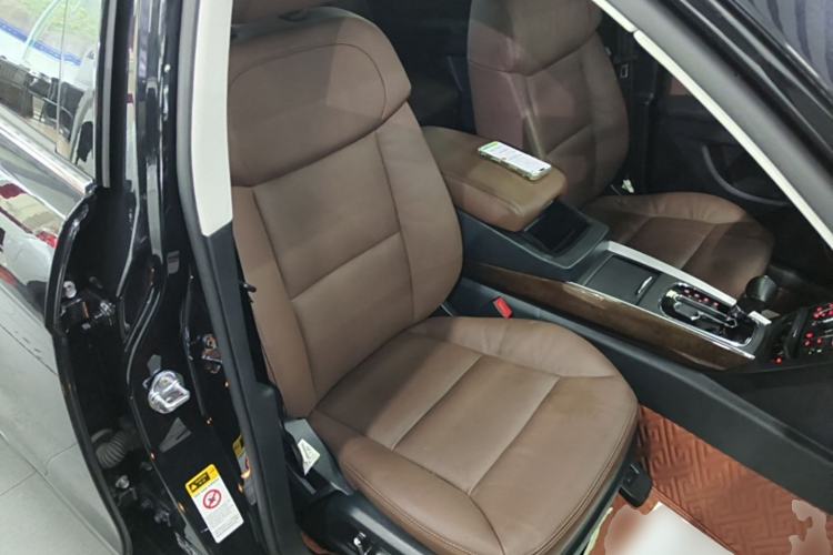 Used Hongqi H7 2015 3.0L Prestige Model Right Front Seat