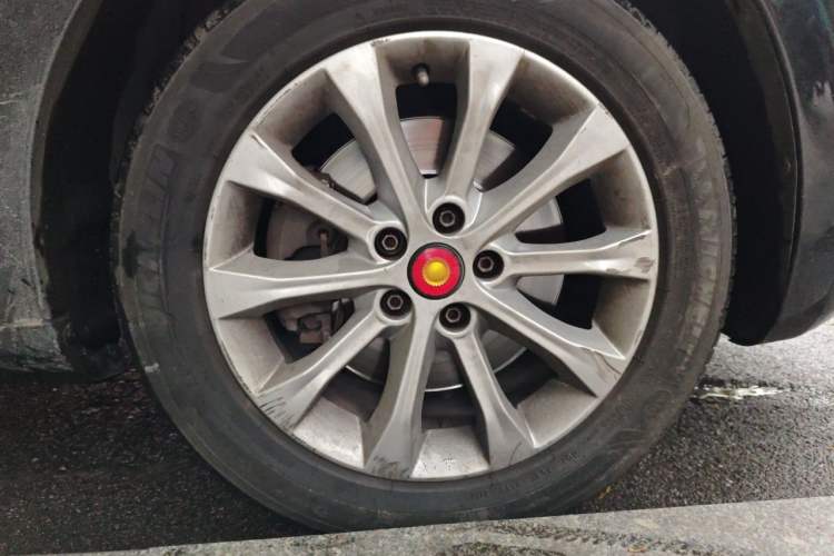 Used Hongqi H7 2015 2.0T Luxury Model Right Front Wheel Hub