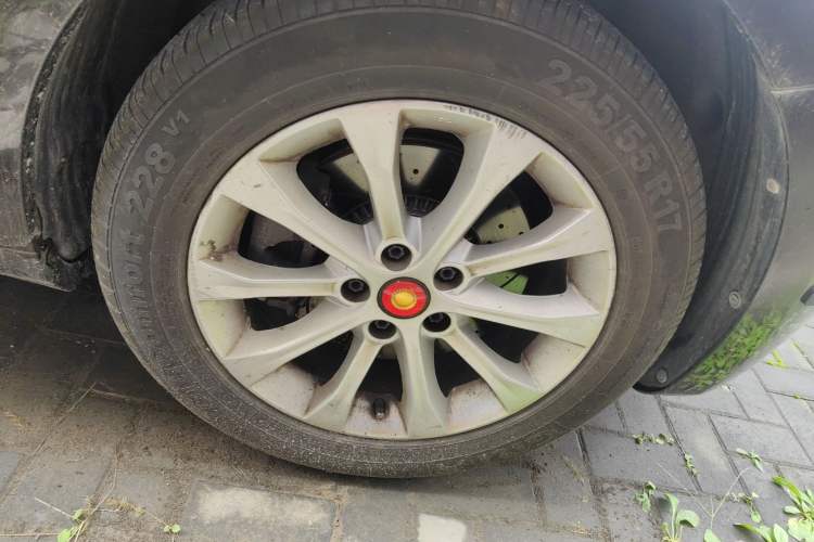 Used Hongqi H7 2015 2.0T Luxury Model Right Front Wheel Hub