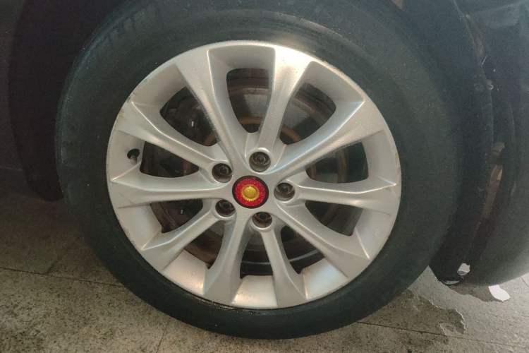Used Hongqi H7 2015 1.8T Luxury Model Right Front Wheel Hub