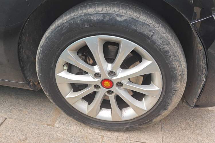 Used Hongqi H7 2015 2.0T Prestige Model Right Front Wheel Hub