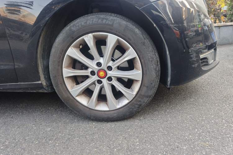 Used Hongqi H7 2015 1.8T Luxury Model Right Front Wheel Hub