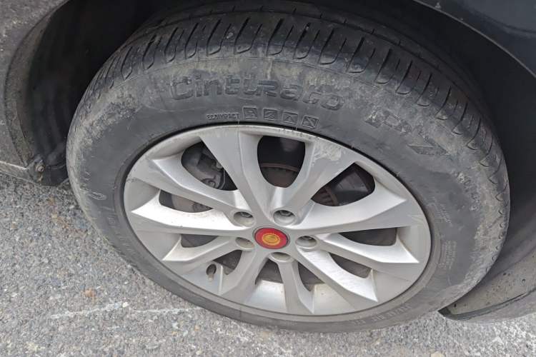 Used Hongqi H7 2015 2.0T Luxury Model Right Front Wheel Hub