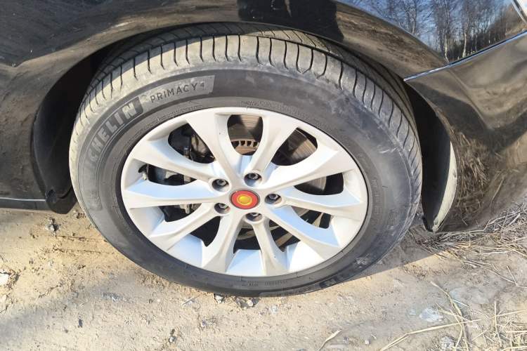Used Hongqi H7 2015 2.0T Luxury Model Right Front Wheel Hub