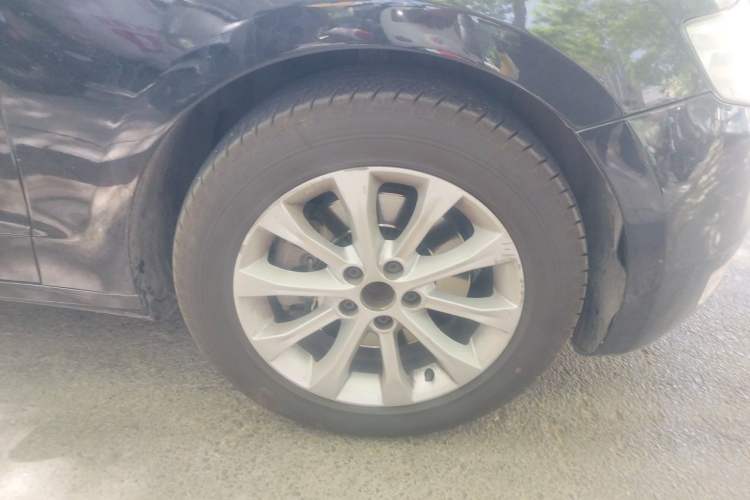 Used Hongqi H7 2015 2.0T Luxury Model Right Front Wheel Hub