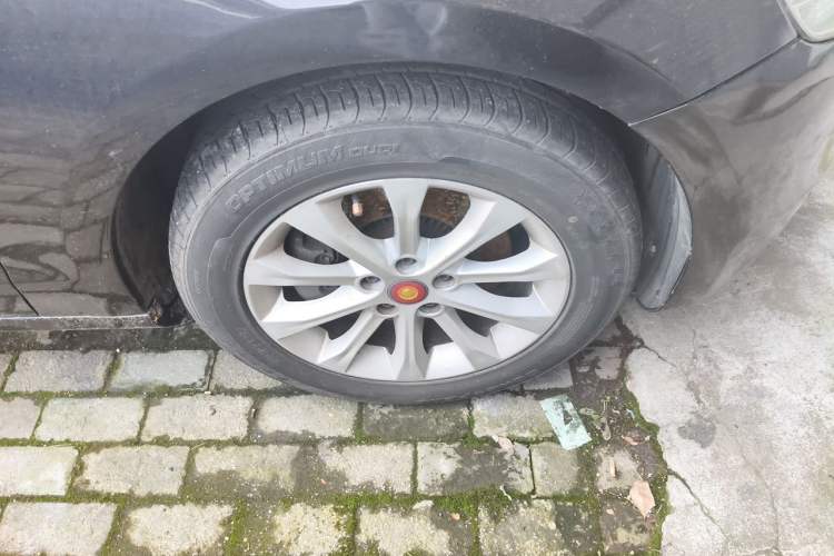 Used Hongqi H7 2015 2.0T Luxury Model Right Front Wheel Hub