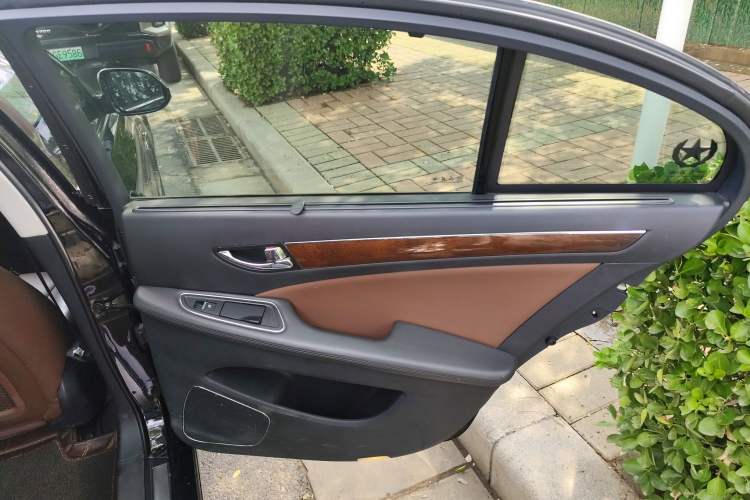 Used Hongqi H7 2015 2.0T Luxury Model Right Rear Door Interior