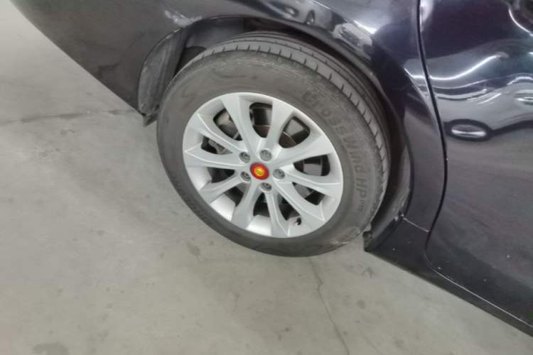 Used Hongqi H7 2015 2.0T Luxury Model Right Rear Wheel Hub