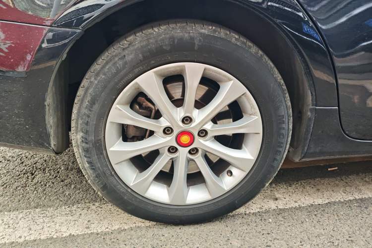 Used Hongqi H7 2015 2.0T Prestige Model Right Rear Wheel Hub