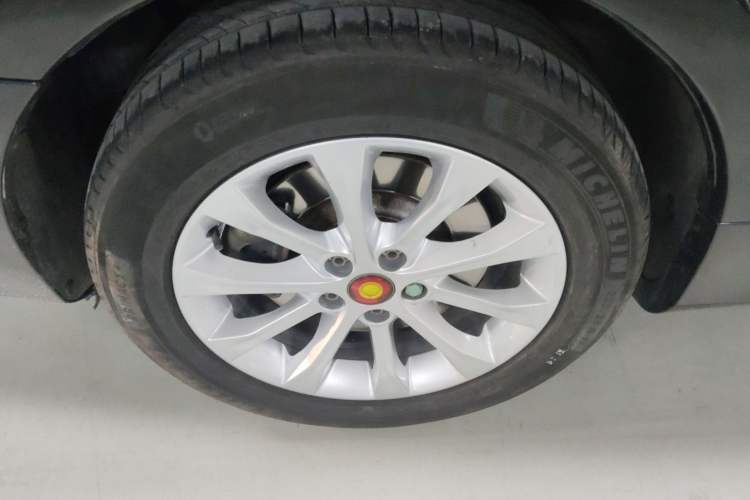 Used Hongqi H7 2015 3.0L Luxury Model Right Rear Wheel Hub