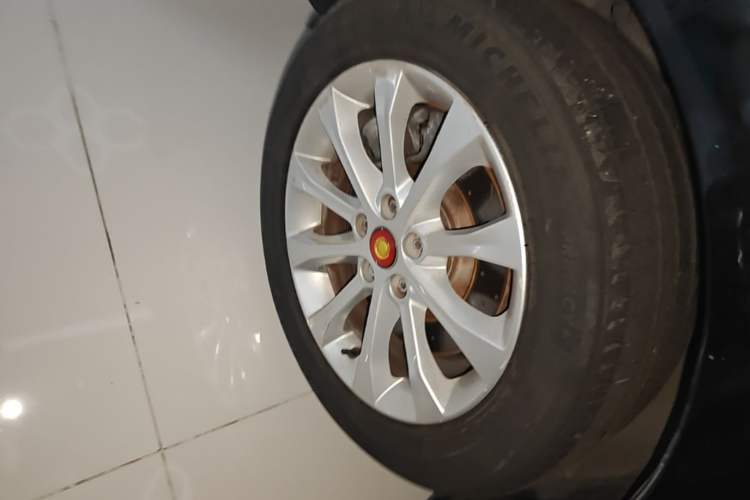 Used Hongqi H7 2015 2.0T Luxury Model Right Rear Wheel Hub