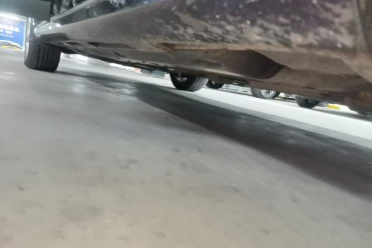 Used Hongqi H7 2015 2.0T Luxury Model Right Side Sill