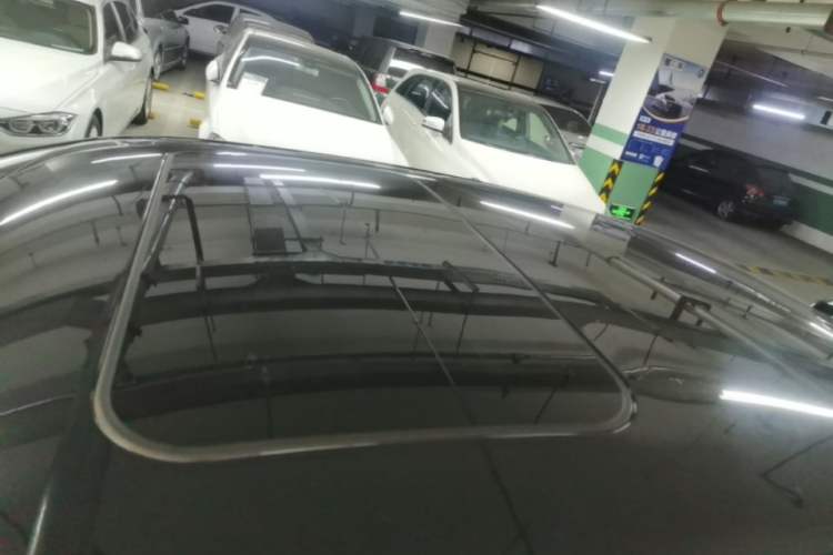 Used Hongqi H7 2015 2.0T Luxury Model Roof
