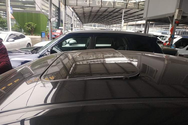Used Hongqi H7 2015 2.0T Luxury Model Roof