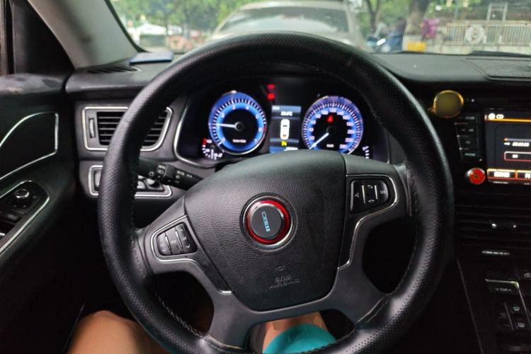 Used Hongqi H7 2015 2.0T Luxury Model Steering Wheel
