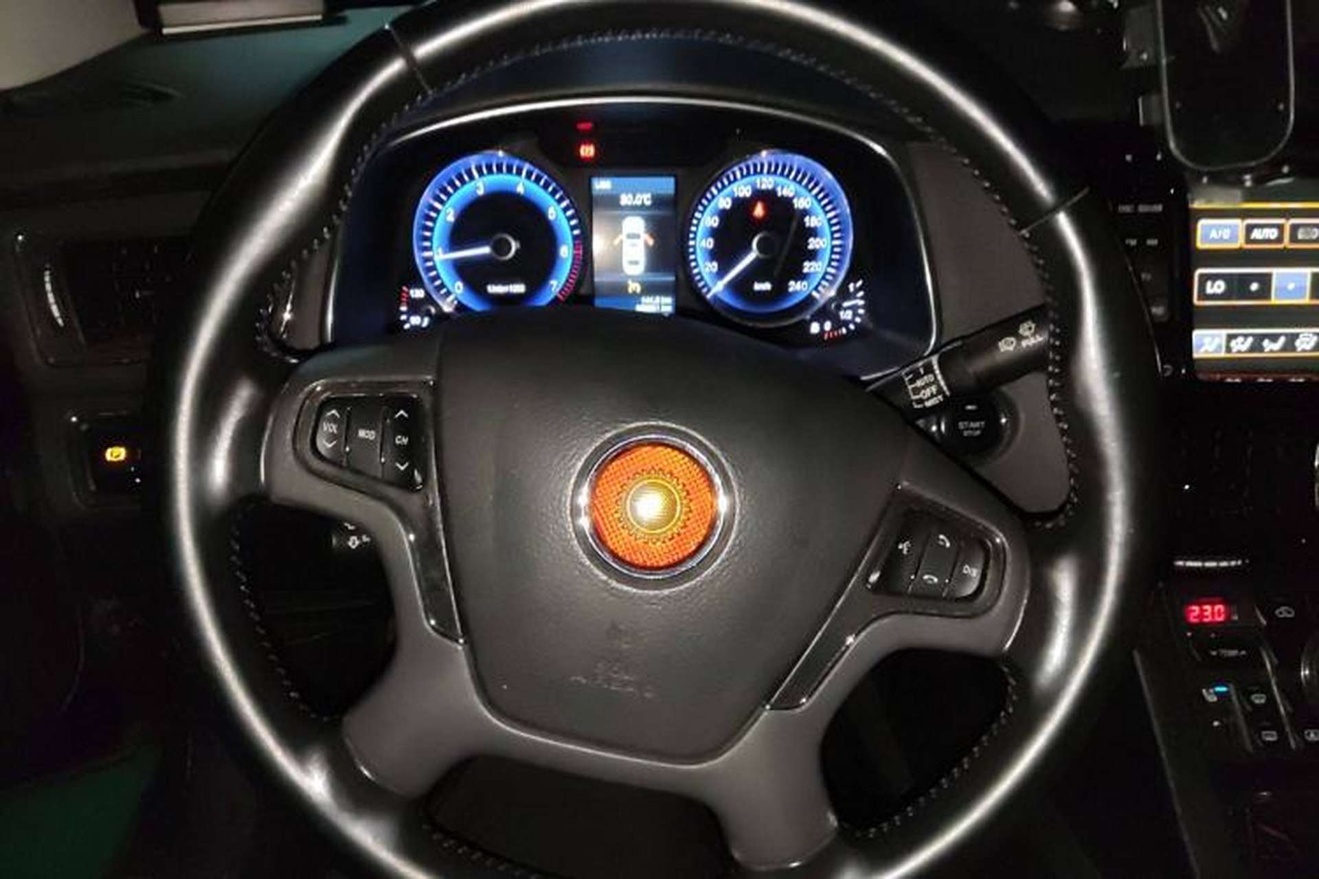 Used Hongqi H7 2015 2.0T Luxury Model Steering Wheel