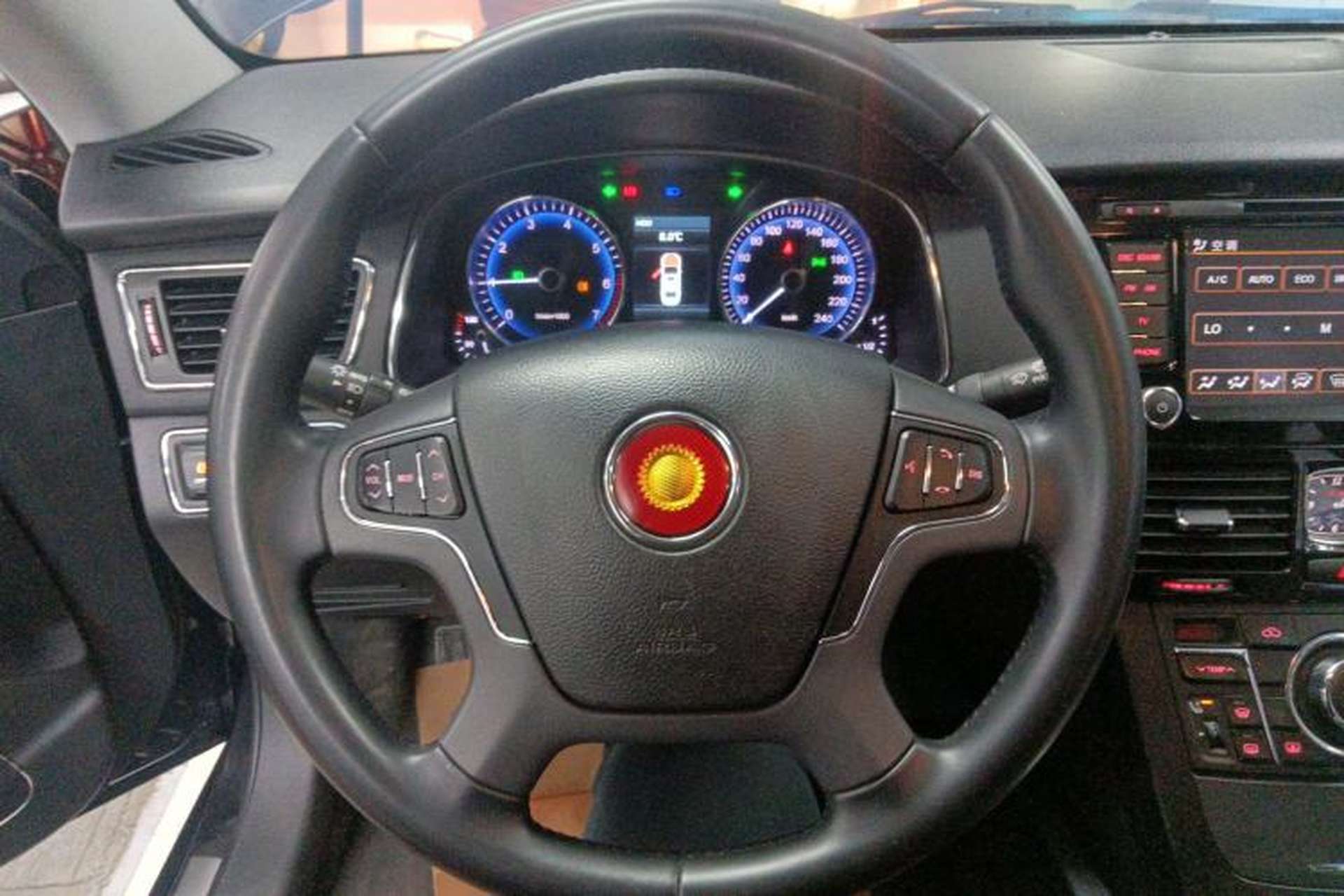 Used Hongqi H7 2015 2.0T Luxury Model Steering Wheel