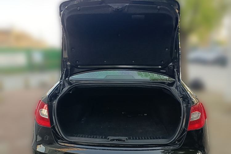 Used Hongqi H7 2015 1.8T Luxury Model Trunk