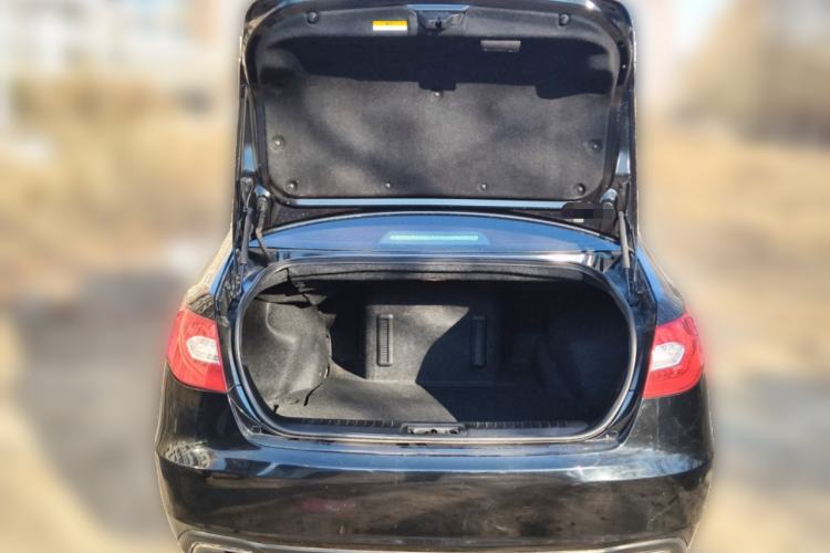 Used Hongqi H7 2015 2.0T Luxury Model Trunk