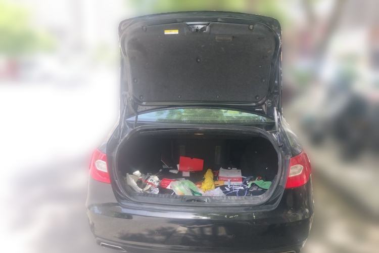 Used Hongqi H7 2015 2.0T Luxury Model Trunk