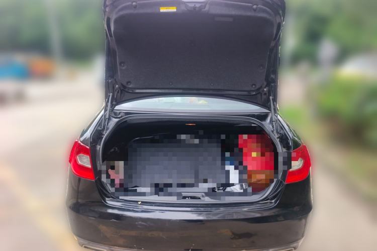 Used Hongqi H7 2015 2.0T Luxury Model Trunk
