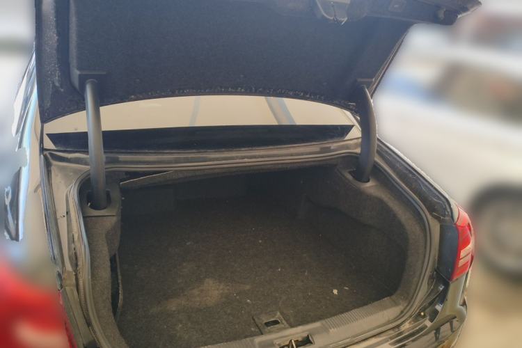 Used Hongqi H7  Trunk
