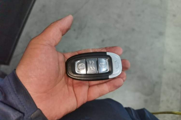 Used Hongqi H7 2015 2.0T Luxury Model Vehicle Key