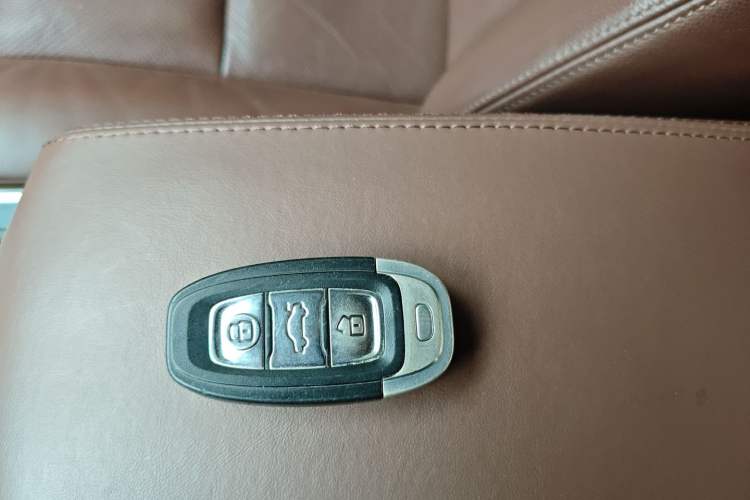 Used Hongqi H7 2015 2.0T Prestige Model Vehicle Key