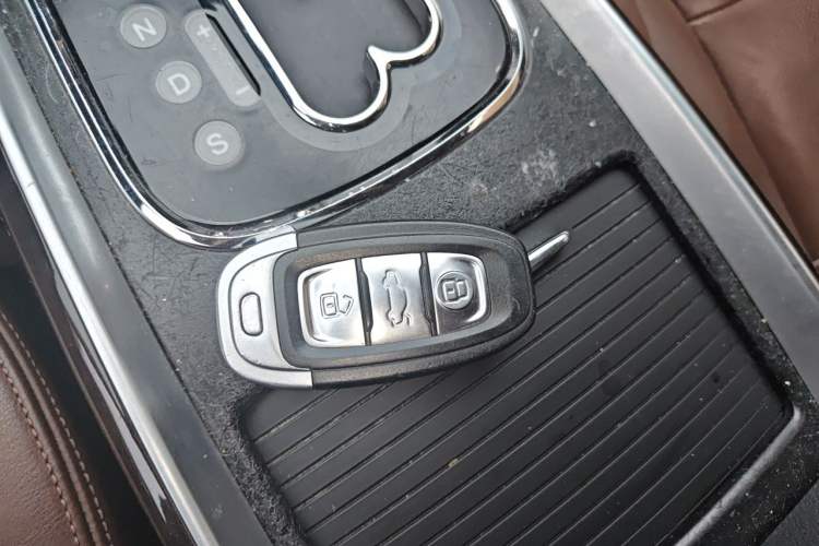 Used Hongqi H7 2015 2.0T Luxury Model Vehicle Key