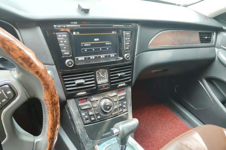 Used Hongqi H7 2015 2.0T Luxury Model Audio And AC Panel