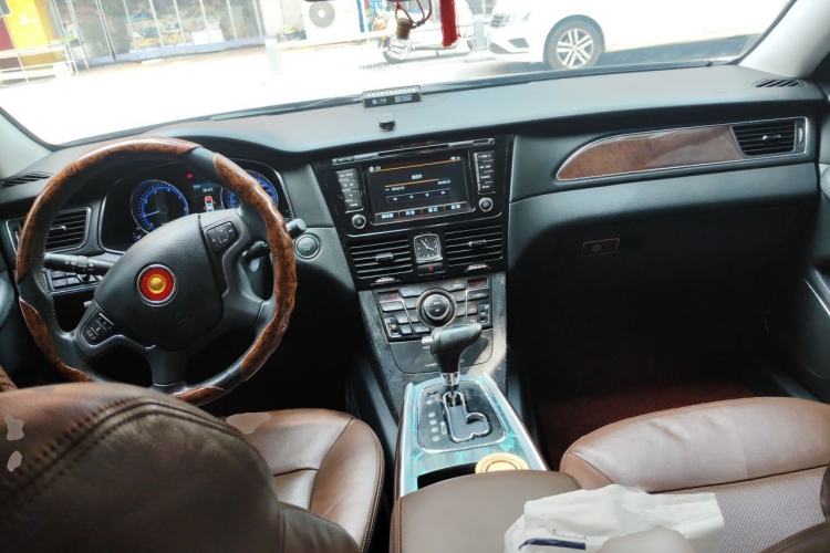 Used Hongqi H7 2015 2.0T Luxury Model Center Console