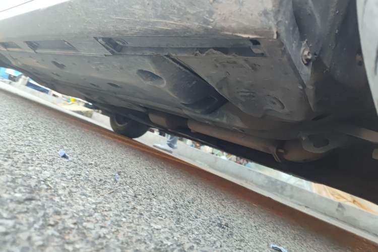 Used Hongqi H7 2015 2.0T Luxury Model Chassis Front Right
