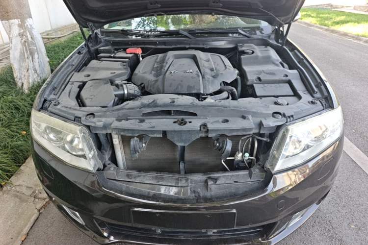 Used Hongqi H7 2015 2.0T Luxury Model Engine Bay