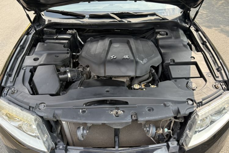 Used Hongqi H7 2015 2.0T Luxury Model Engine Bay
