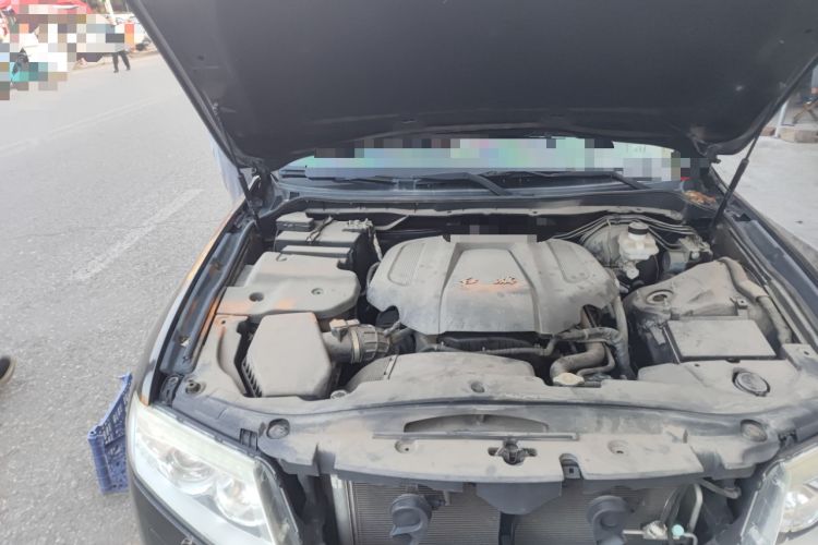 Used Hongqi H7 2015 2.0T Luxury Model Engine Bay Right