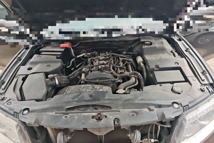 Used Hongqi H7 2015 2.0T Luxury Model Engine Bay